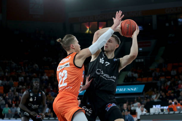 赛后对队友 赛后对队友